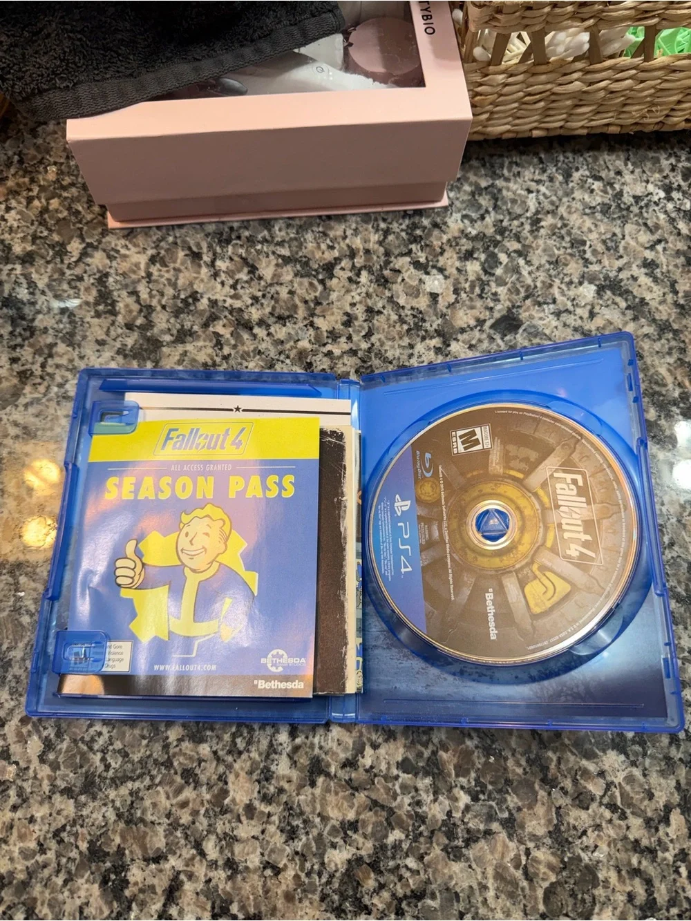 Fallout 4 For PS4 PlayStation 4 Complete In Box